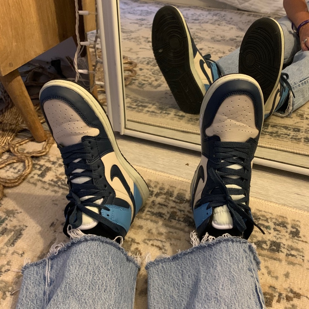 Jordan Women's Sneakers - Navy and Cream
